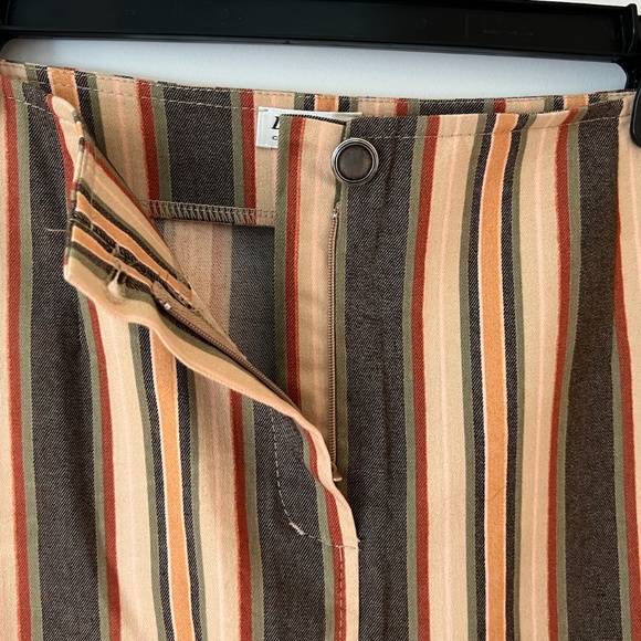 Women's straight-cut skirt with multi-colored vertical stripes. Size 4 - Picture 4 of 4